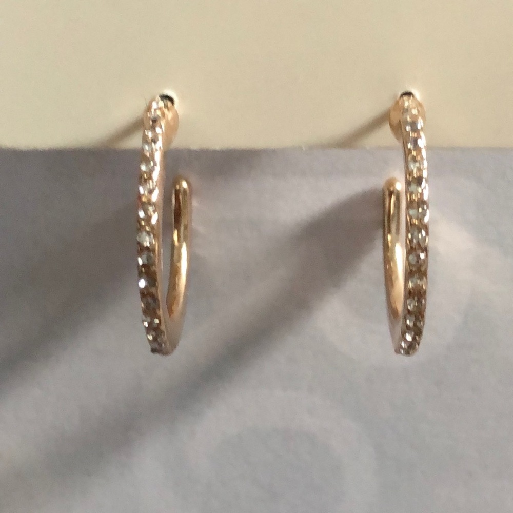 gold colour ring - Picture 2 of 2
